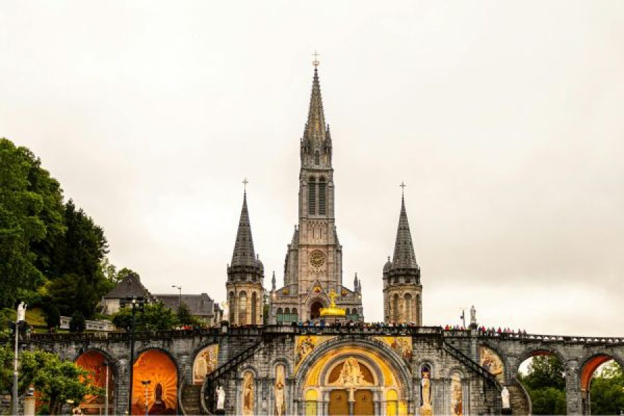 GRANDES SANTUARIOS IBÉRICOS CON LOURDES